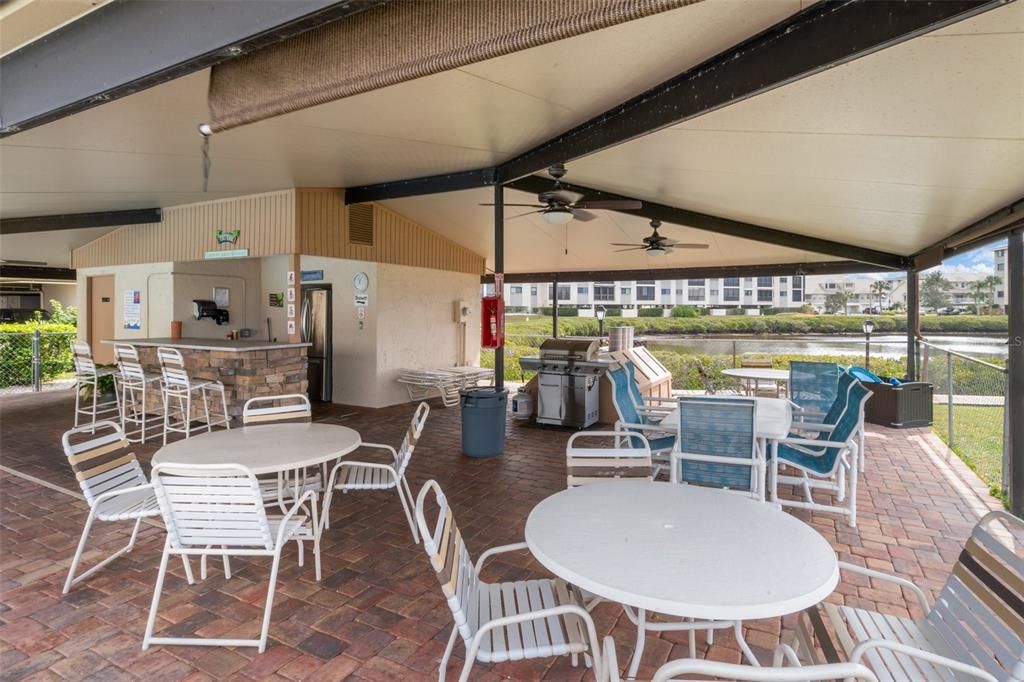 For Sale: $265,000 (2 beds, 2 baths, 1103 Square Feet)