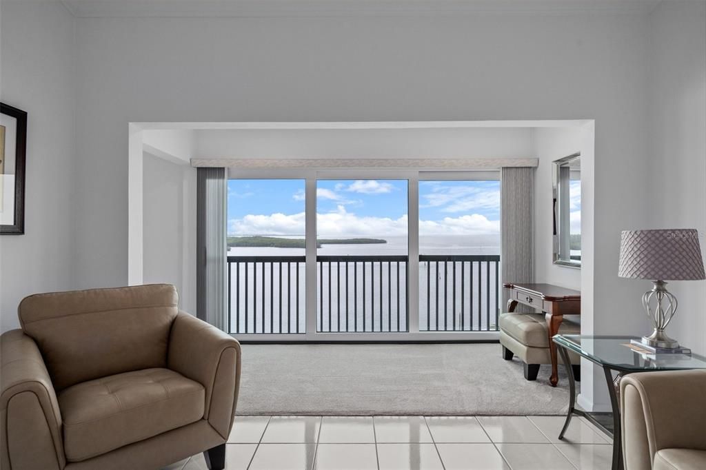 For Sale: $265,000 (2 beds, 2 baths, 1103 Square Feet)