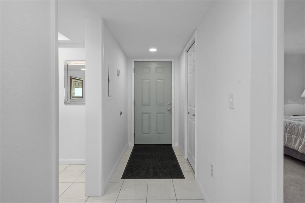 For Sale: $265,000 (2 beds, 2 baths, 1103 Square Feet)