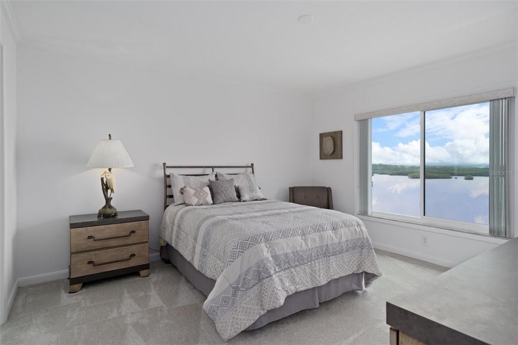 For Sale: $265,000 (2 beds, 2 baths, 1103 Square Feet)