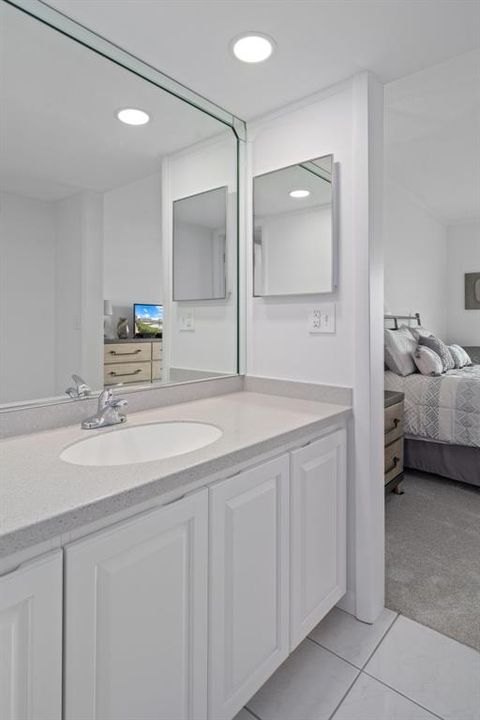 For Sale: $265,000 (2 beds, 2 baths, 1103 Square Feet)