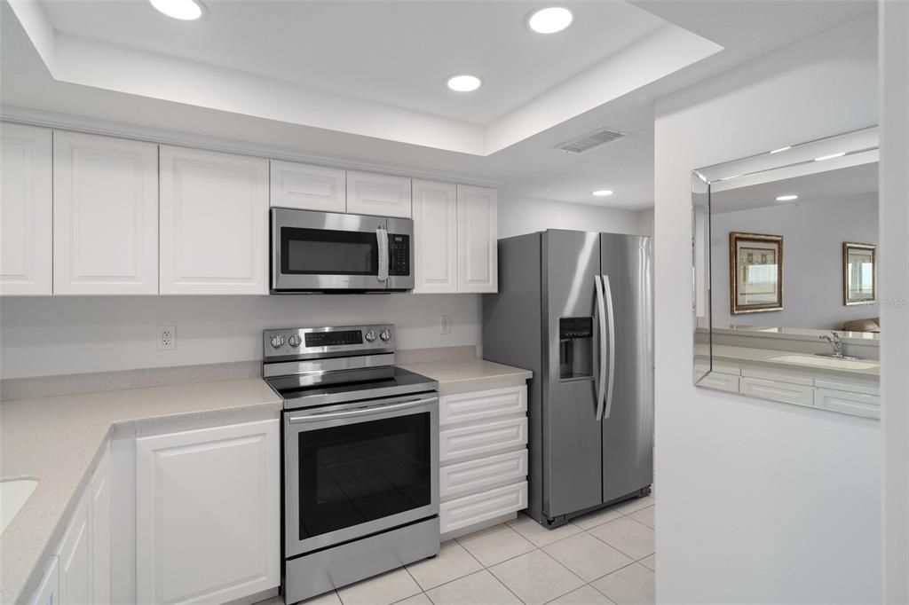 For Sale: $265,000 (2 beds, 2 baths, 1103 Square Feet)