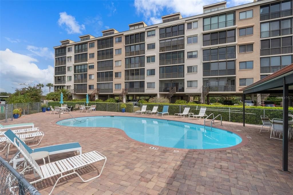 For Sale: $265,000 (2 beds, 2 baths, 1103 Square Feet)