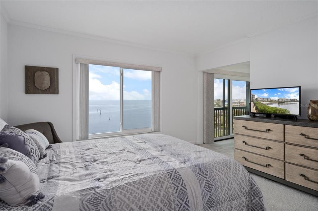 For Sale: $265,000 (2 beds, 2 baths, 1103 Square Feet)