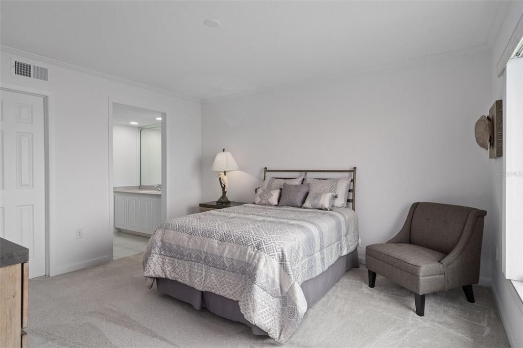 For Sale: $265,000 (2 beds, 2 baths, 1103 Square Feet)