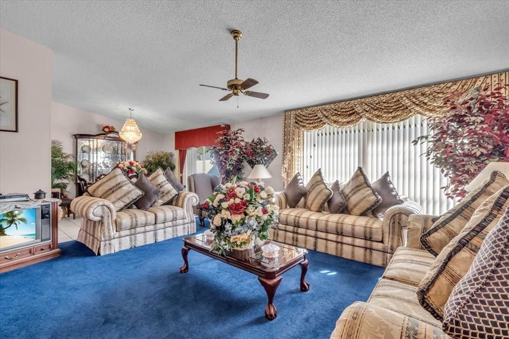 待售: $330,000 (3 贝兹, 2 浴室, 1385 平方英尺)