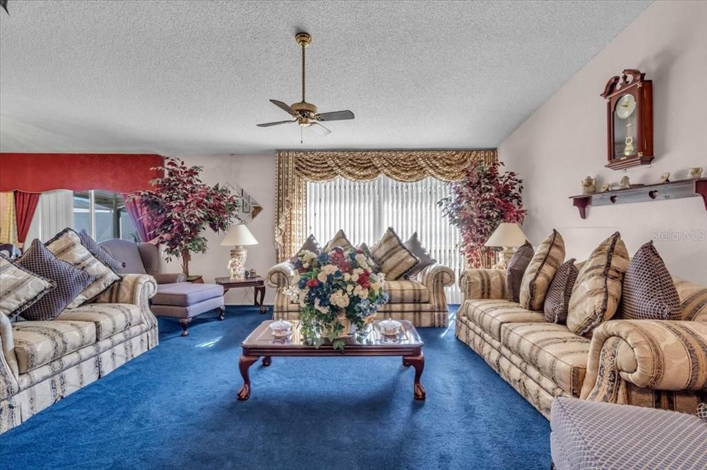 待售: $330,000 (3 贝兹, 2 浴室, 1385 平方英尺)