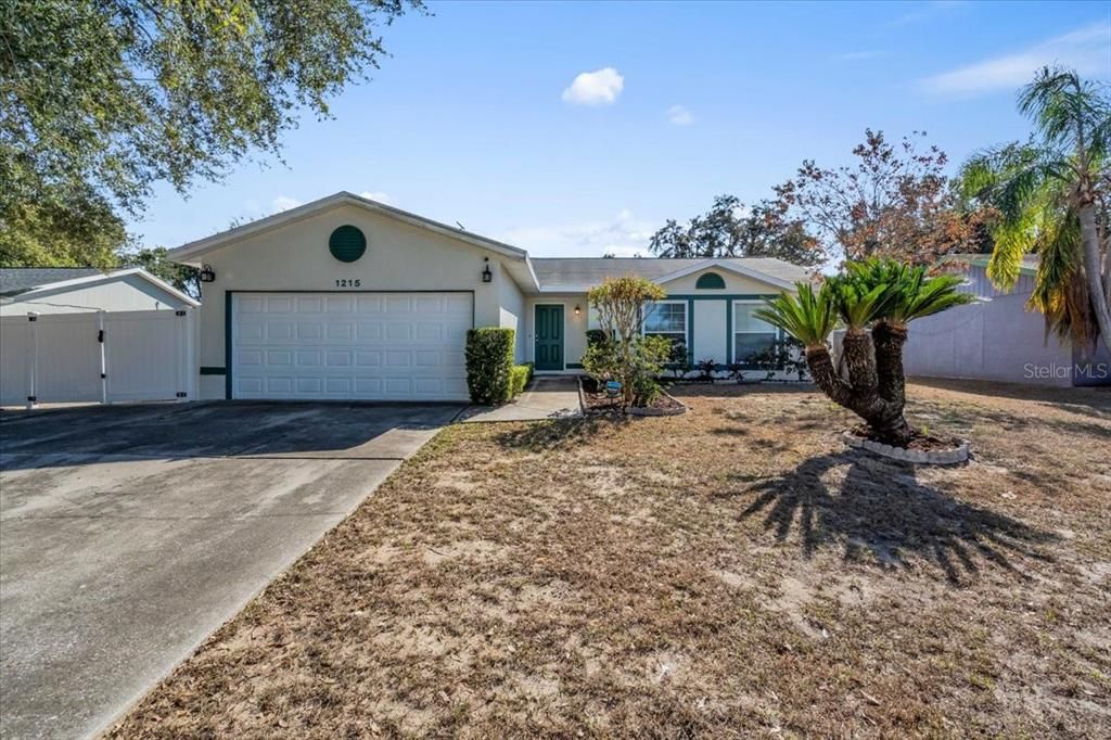 待售: $330,000 (3 贝兹, 2 浴室, 1385 平方英尺)