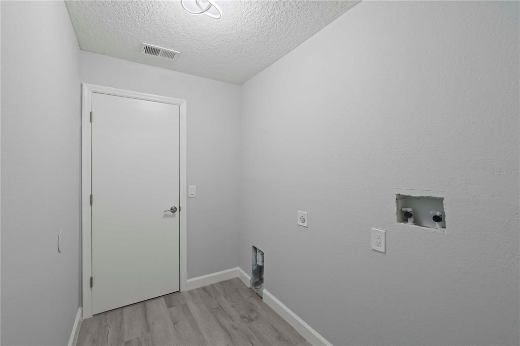 For Sale: $448,000 (3 beds, 2 baths, 2008 Square Feet)