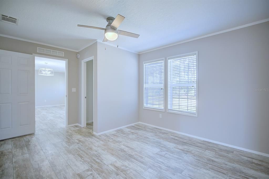 For Sale: $344,900 (2 beds, 2 baths, 1411 Square Feet)