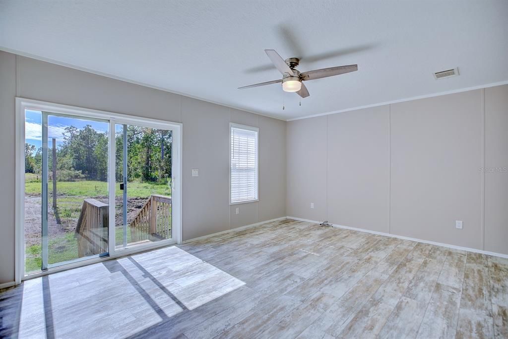 For Sale: $344,900 (2 beds, 2 baths, 1411 Square Feet)