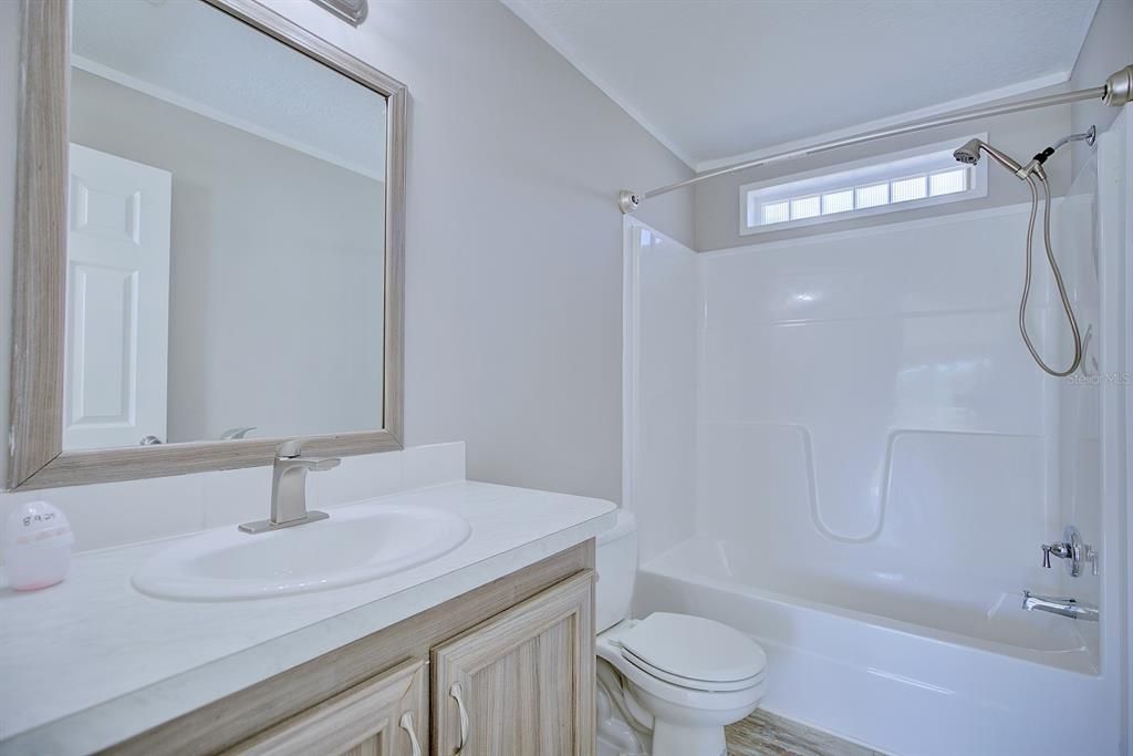 For Sale: $344,900 (2 beds, 2 baths, 1411 Square Feet)