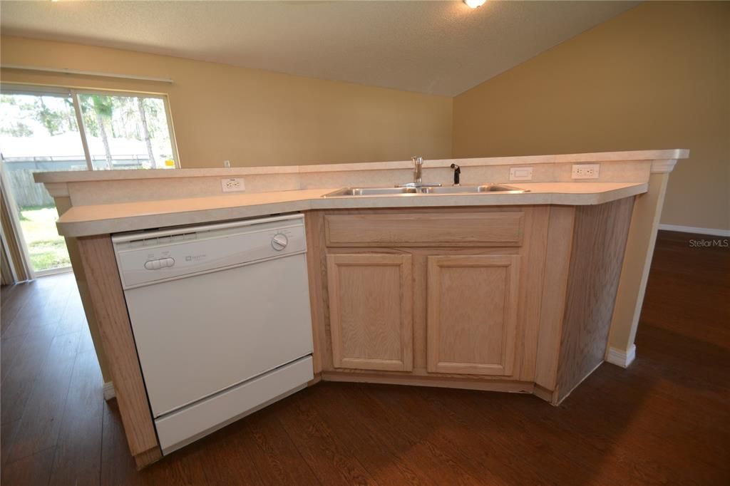 En Renta: $1,950 (3 camas, 2 baños, 1416 Pies cuadrados)