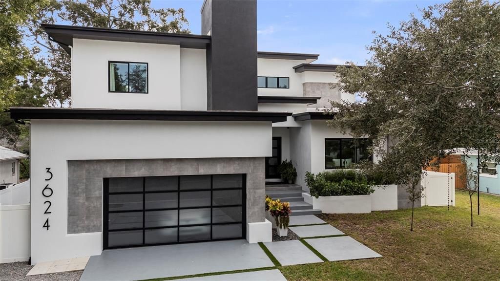 出租: $13,500 (5 贝兹, 4 浴室, 4149 平方英尺)