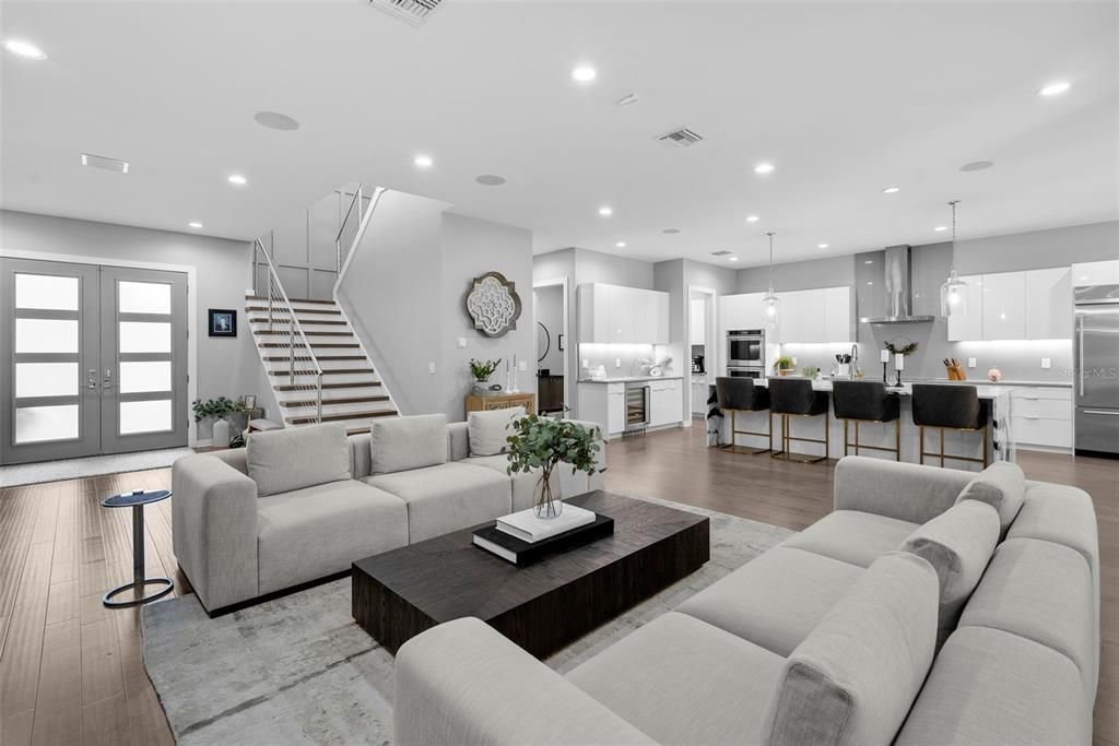 出租: $13,500 (5 贝兹, 4 浴室, 4149 平方英尺)