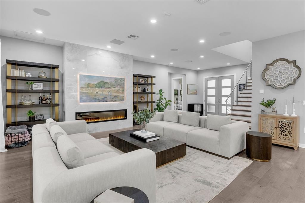 出租: $13,500 (5 贝兹, 4 浴室, 4149 平方英尺)