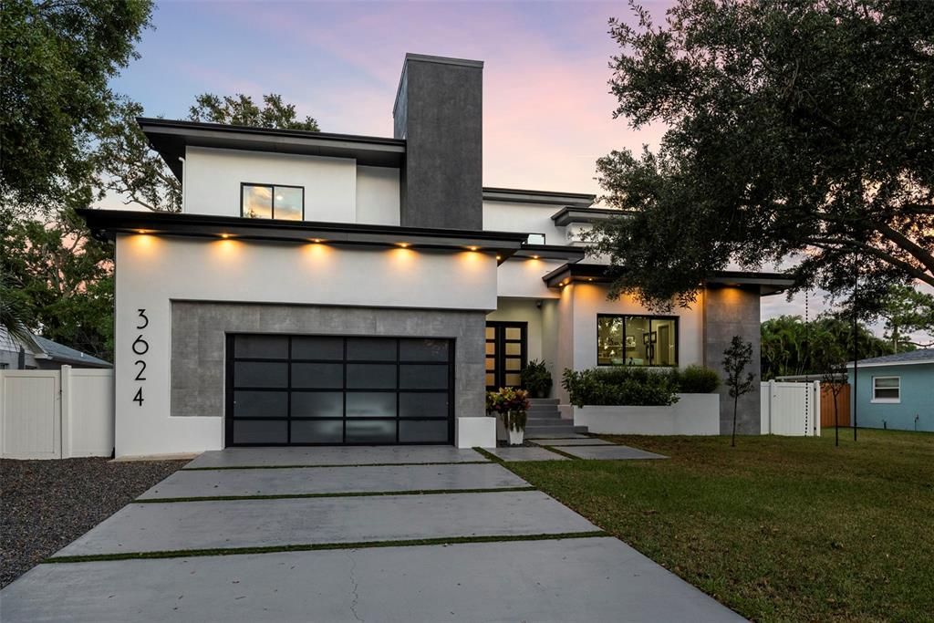 出租: $13,500 (5 贝兹, 4 浴室, 4149 平方英尺)