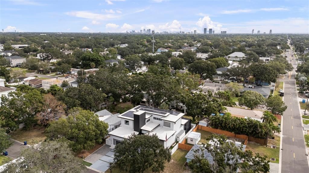 出租: $13,500 (5 贝兹, 4 浴室, 4149 平方英尺)