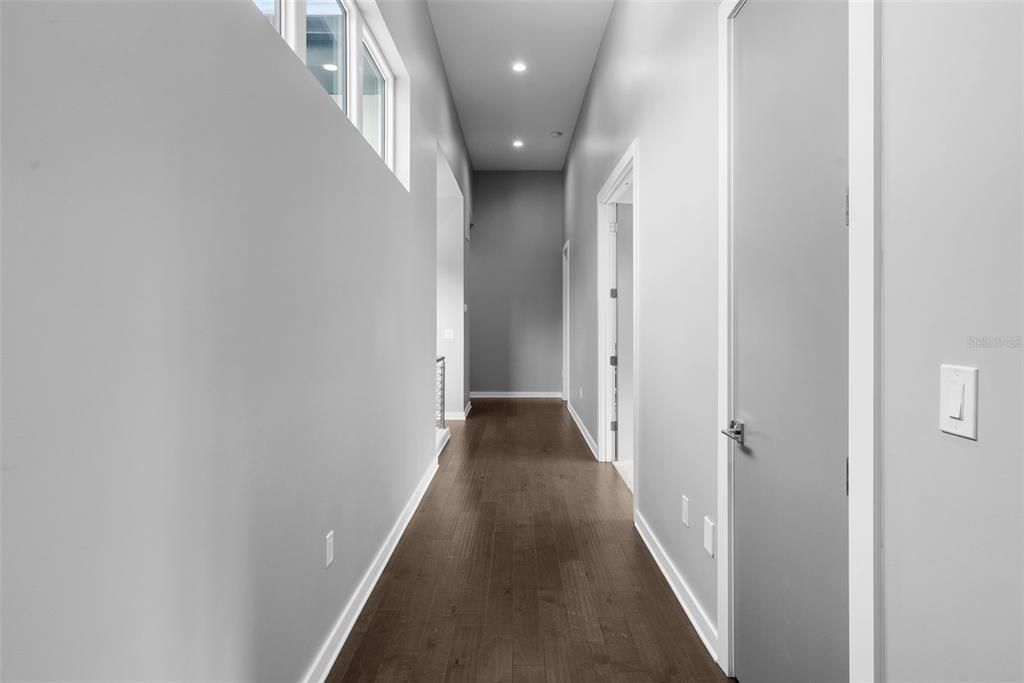 出租: $13,500 (5 贝兹, 4 浴室, 4149 平方英尺)