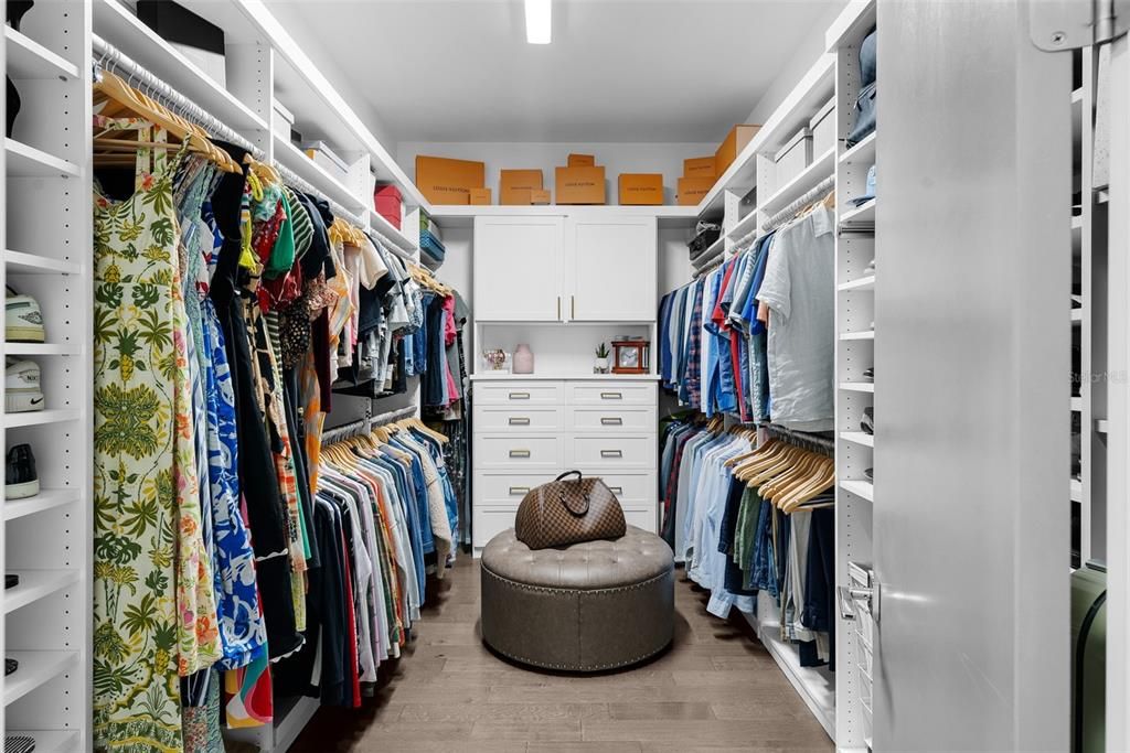 出租: $13,500 (5 贝兹, 4 浴室, 4149 平方英尺)