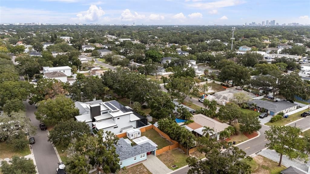 出租: $13,500 (5 贝兹, 4 浴室, 4149 平方英尺)