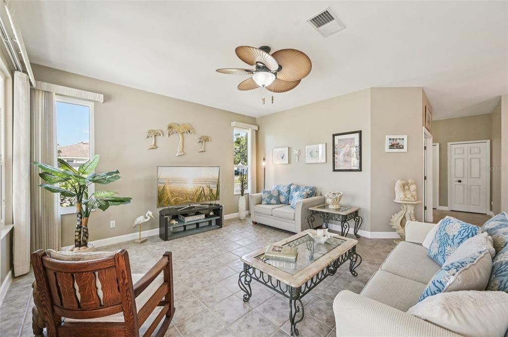 Active With Contract: $589,700 (3 beds, 2 baths, 1782 Square Feet)