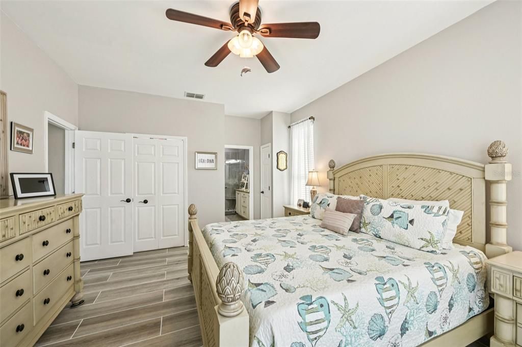 Active With Contract: $589,700 (3 beds, 2 baths, 1782 Square Feet)