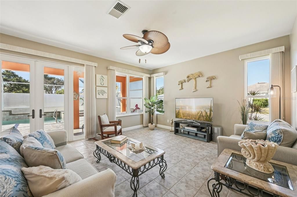 Active With Contract: $589,700 (3 beds, 2 baths, 1782 Square Feet)