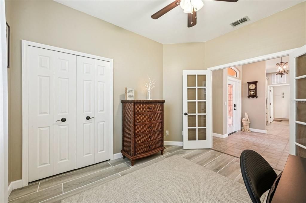 Active With Contract: $589,700 (3 beds, 2 baths, 1782 Square Feet)