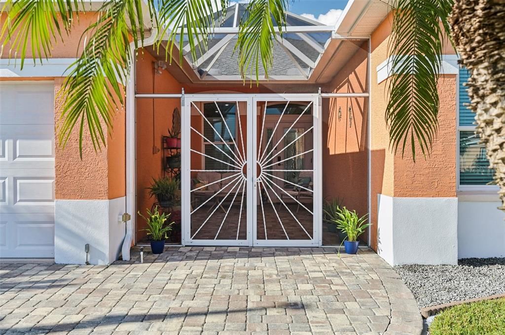 Active With Contract: $589,700 (3 beds, 2 baths, 1782 Square Feet)