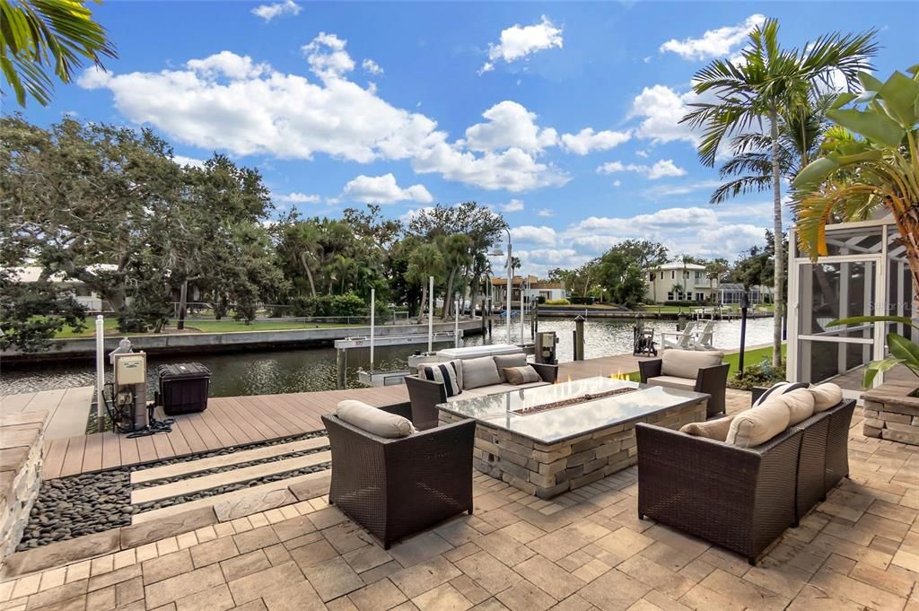 待售: $2,295,000 (3 贝兹, 3 浴室, 2676 平方英尺)