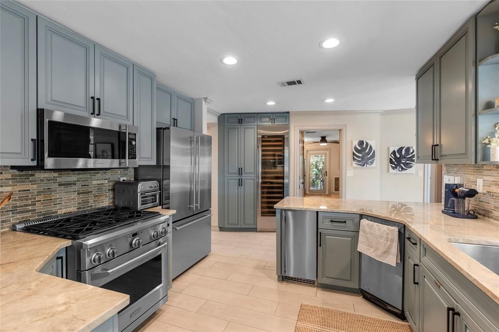 待售: $2,295,000 (3 贝兹, 3 浴室, 2676 平方英尺)