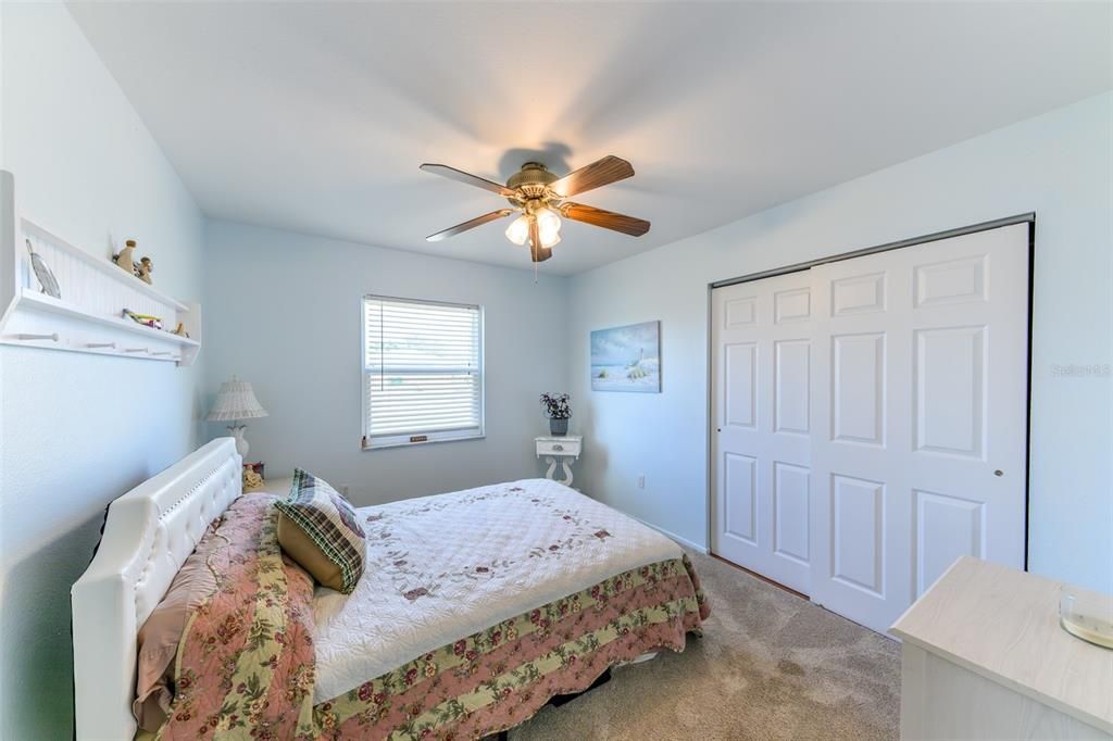 待售: $275,000 (3 贝兹, 2 浴室, 1242 平方英尺)