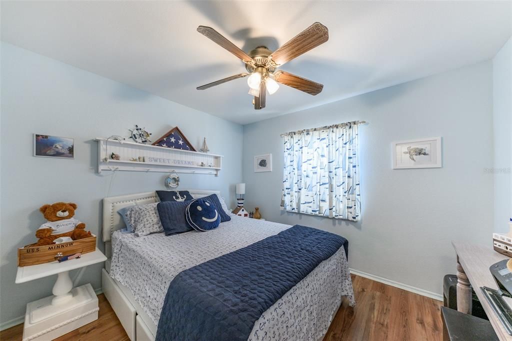 待售: $275,000 (3 贝兹, 2 浴室, 1242 平方英尺)