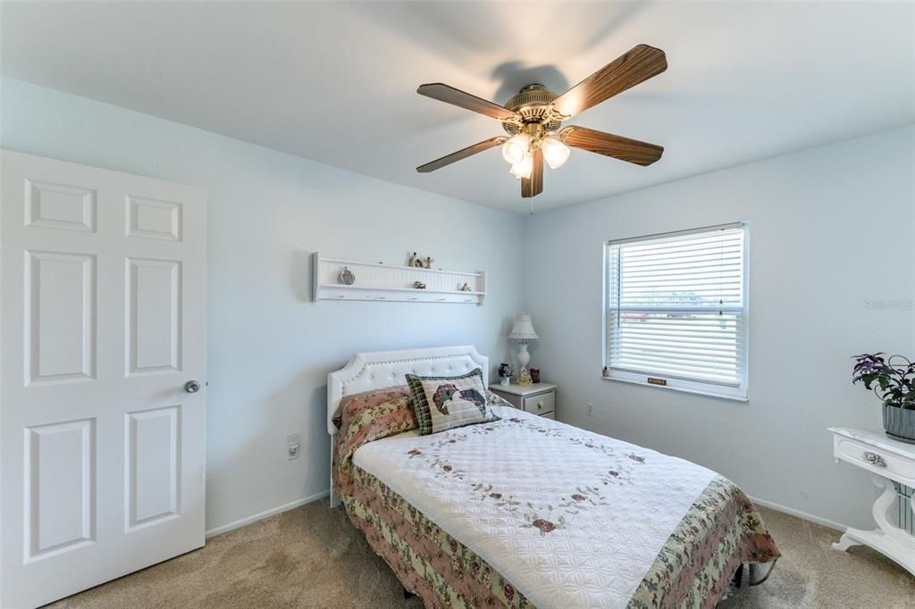 待售: $275,000 (3 贝兹, 2 浴室, 1242 平方英尺)