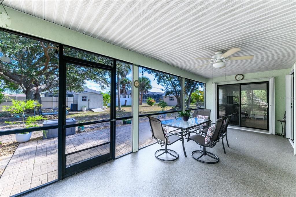 待售: $275,000 (3 贝兹, 2 浴室, 1242 平方英尺)