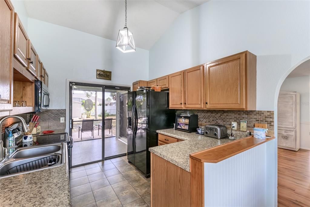 待售: $275,000 (3 贝兹, 2 浴室, 1242 平方英尺)