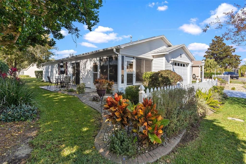 На продажу: $299,900 (2 спален, 2 ванн, 1188 Квадратных фут)