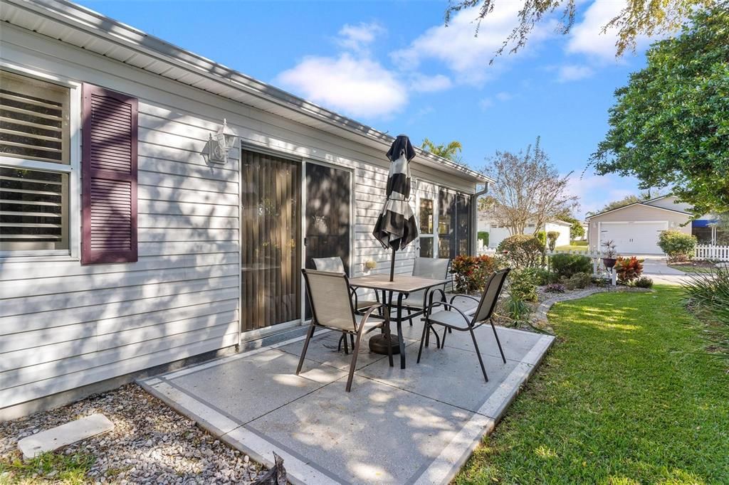 На продажу: $299,900 (2 спален, 2 ванн, 1188 Квадратных фут)