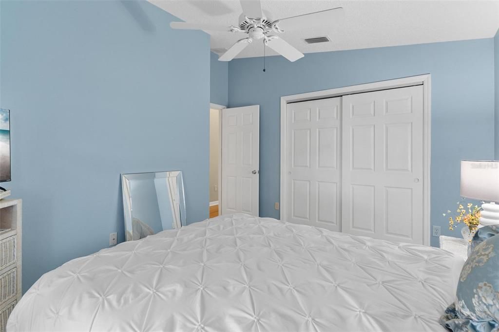 На продажу: $299,900 (2 спален, 2 ванн, 1188 Квадратных фут)