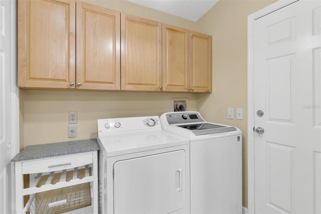 На продажу: $299,900 (2 спален, 2 ванн, 1188 Квадратных фут)