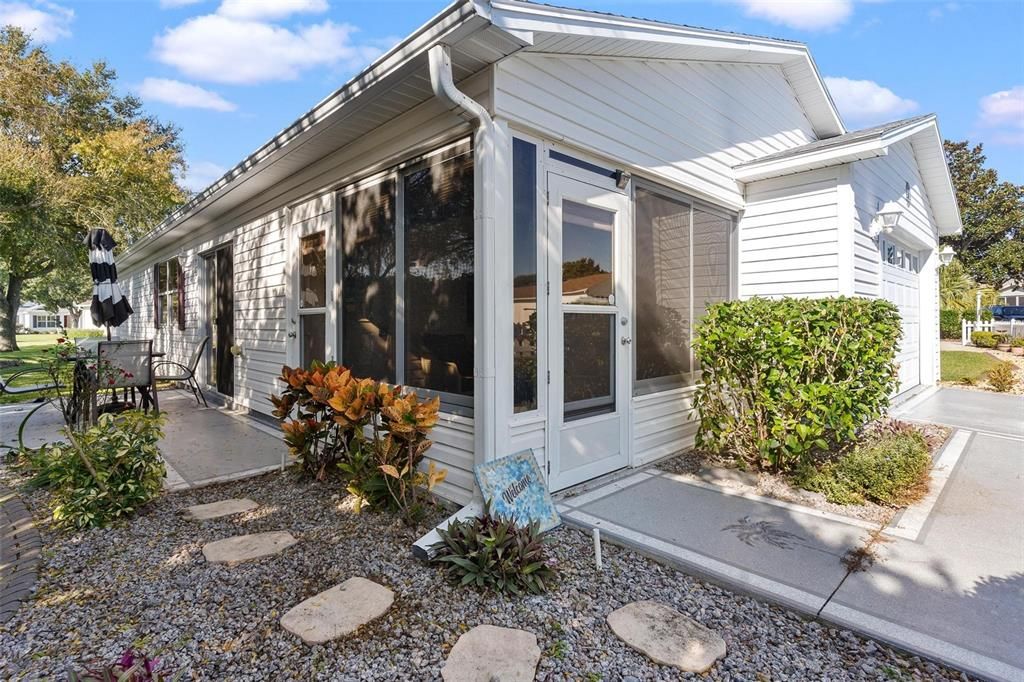 На продажу: $299,900 (2 спален, 2 ванн, 1188 Квадратных фут)