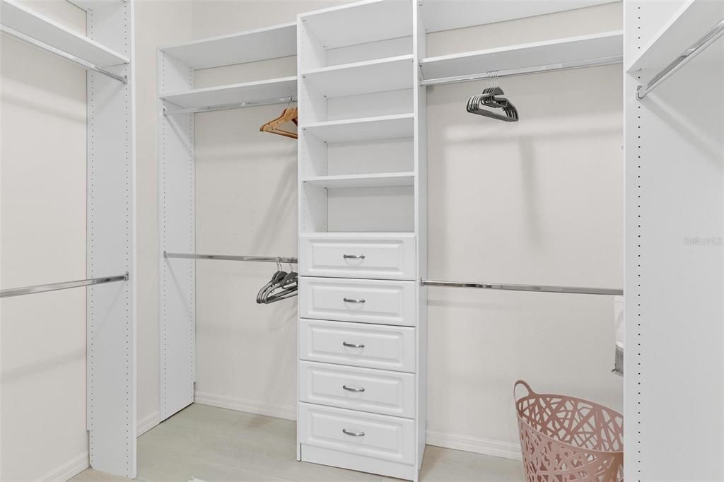 На продажу: $299,900 (2 спален, 2 ванн, 1188 Квадратных фут)