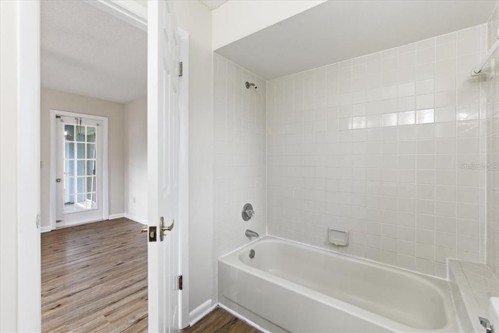 For Sale: $315,000 (3 beds, 2 baths, 1526 Square Feet)