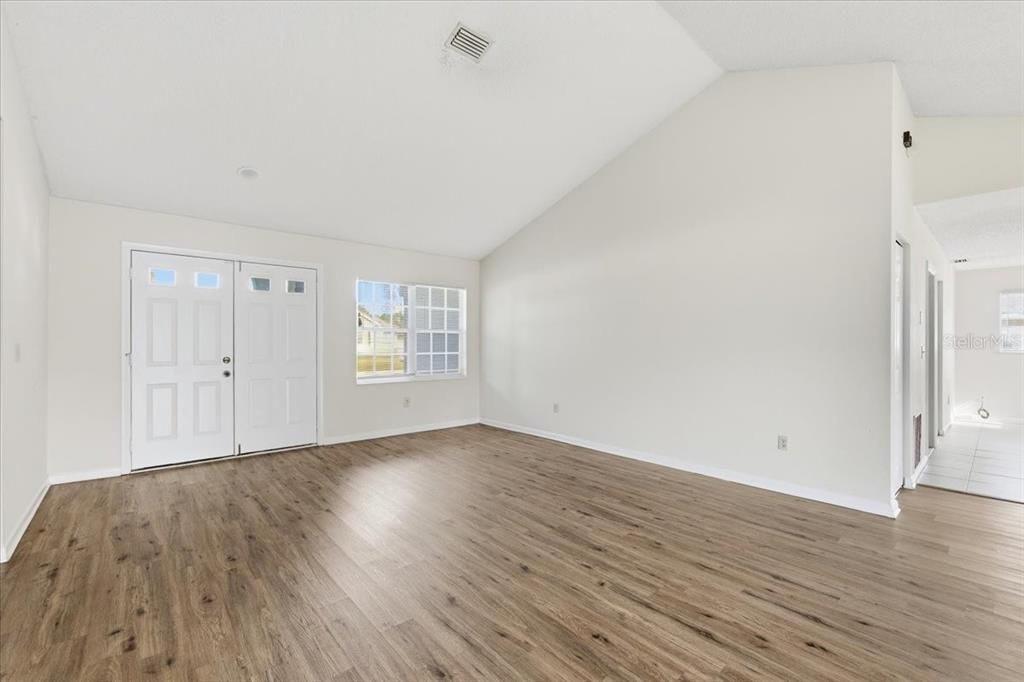 For Sale: $315,000 (3 beds, 2 baths, 1526 Square Feet)