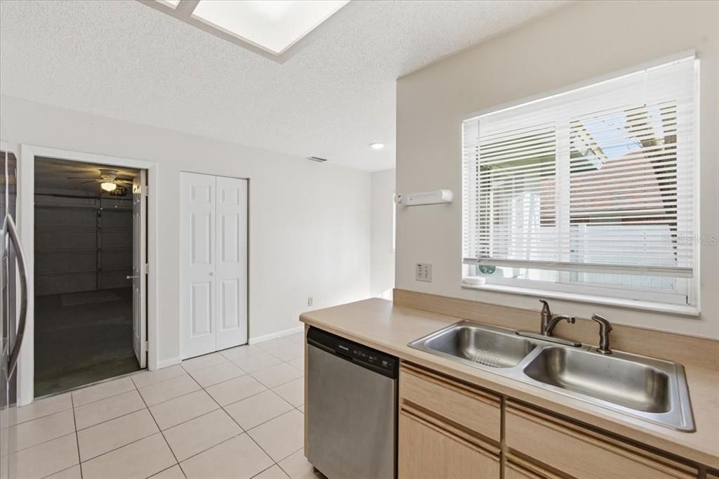 For Sale: $315,000 (3 beds, 2 baths, 1526 Square Feet)