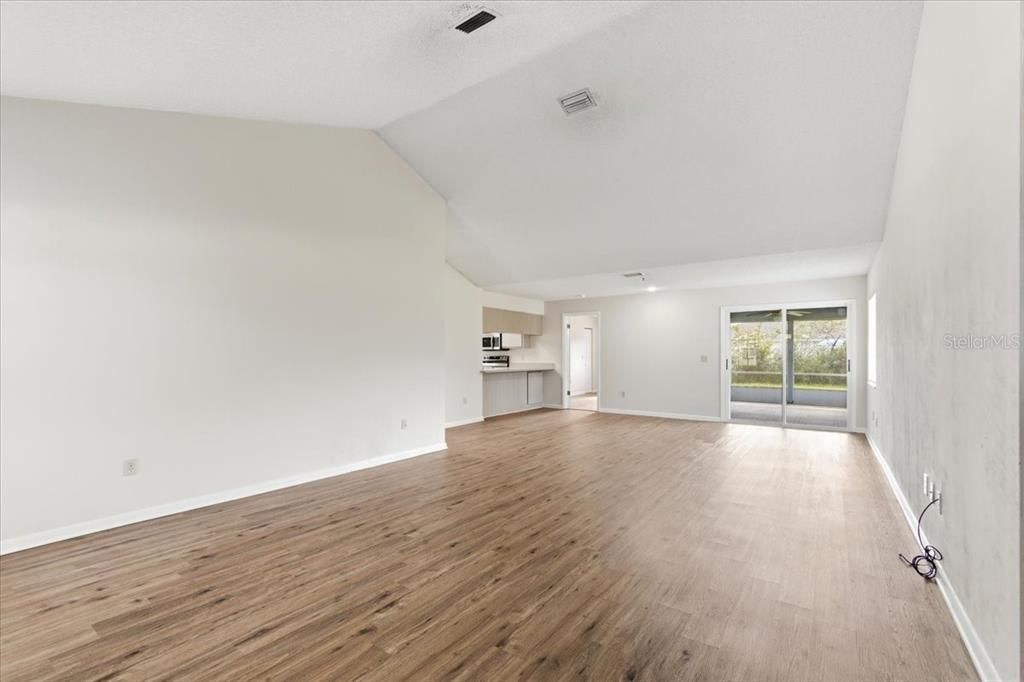 For Sale: $315,000 (3 beds, 2 baths, 1526 Square Feet)