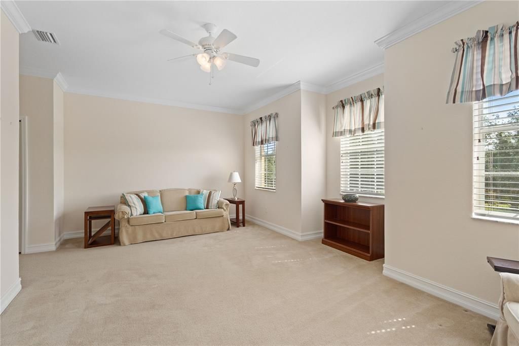 For Sale: $409,900 (3 beds, 3 baths, 2572 Square Feet)