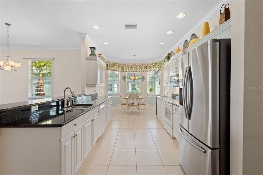 For Sale: $409,900 (3 beds, 3 baths, 2572 Square Feet)