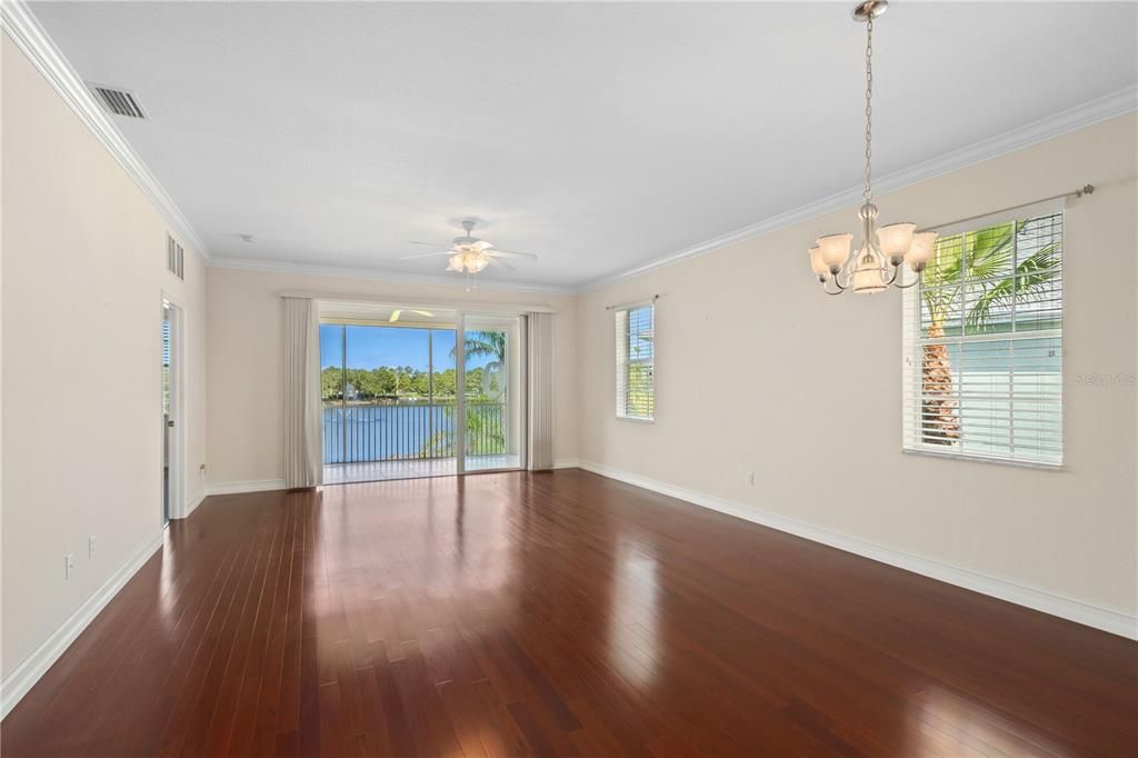 For Sale: $409,900 (3 beds, 3 baths, 2572 Square Feet)